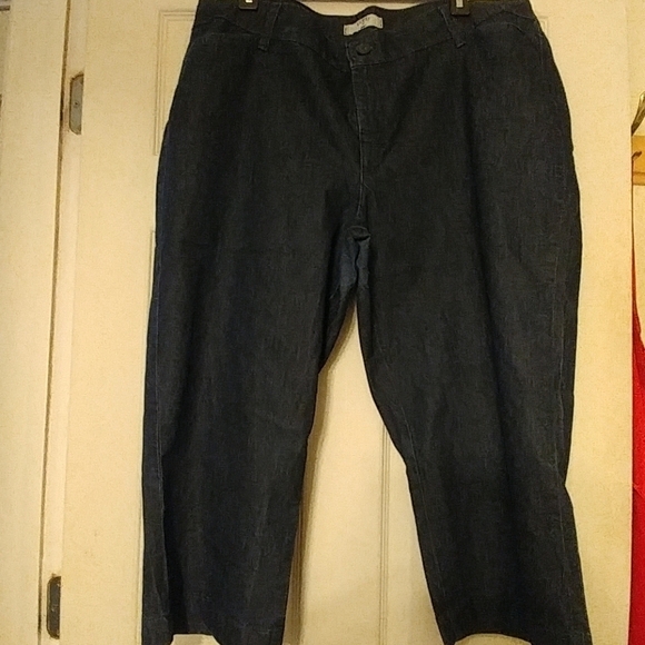 Riders Women's Dark Denim Capri Jeans - Picture 1 of 4